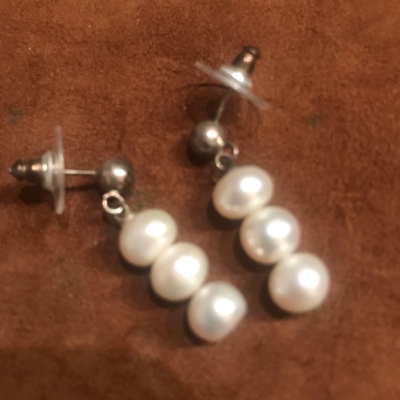 💋SOLD💋ELEGANT PEARL VINTAGE NECKLACE & EARRINGS - Picture 5 of 7